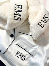 Load image into Gallery viewer, &#39;Amelia&#39; Fluffy Slippers White
