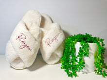 Load image into Gallery viewer, &#39;Amelia&#39; Fluffy Slippers White
